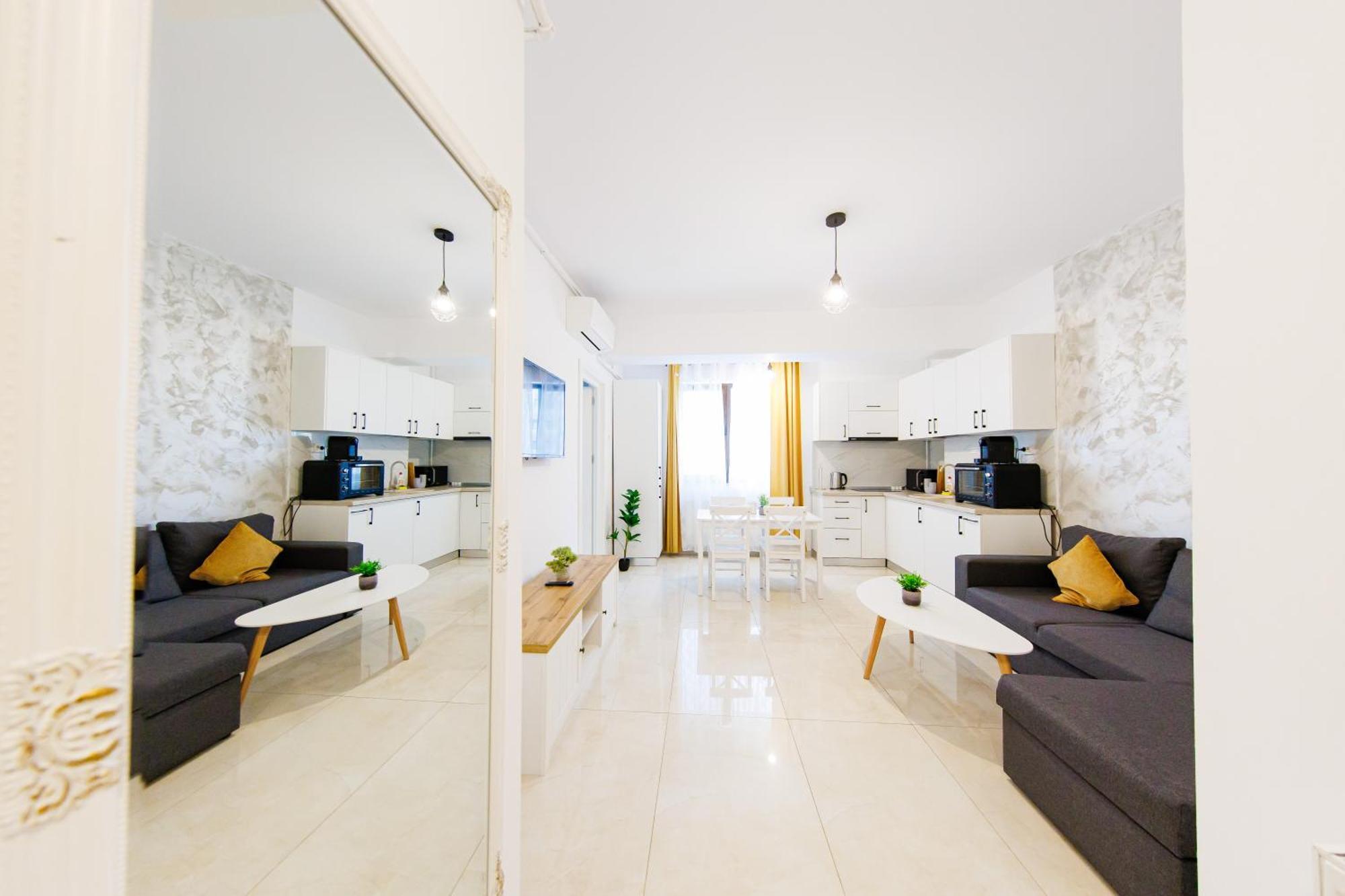 Luxury Glam Apartments Iasi At Lazar Palas ภายนอก รูปภาพ